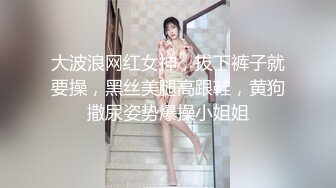  两个大老黑玩弄两个极品粉嫩小妹，吃奶玩逼激情4P，听狼友指挥各种体位爆草蹂躏