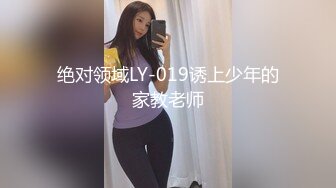 【小小寻花】人气探花娇小玲珑川妹子，黑丝情趣口交给力，沙发啪啪一对尖椒美乳乱颤