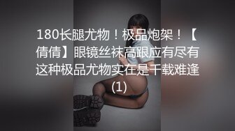 三个角度拍摄美女下面白带挺长左右摇摆着肥腚真白