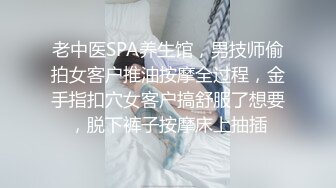 云盘高质露脸泄密，长相一般胜在够骚，出轨人妻待老公出差把野男人领家里露脸做爱自拍，假鸡巴紫薇预热模仿被3P前后夹击2