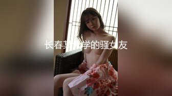 母狗跪下吃鸡吧