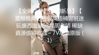 懂小姐全裸捆绑胶带游览艺术馆高难度三点全露游逛园区私家车后备箱自慰