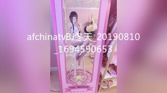 【新片速遞】 小美女的制服诱惑，全程露脸圆润的骚奶子，特写展示粉嫩骚穴，跟狼友撩骚互动手指抠逼淫水流出自己舔好刺激[1.1G/MP4/01:14:32]