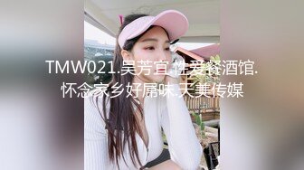 00后长发小美女独自在家自慰。把牙刷当肉棒舔